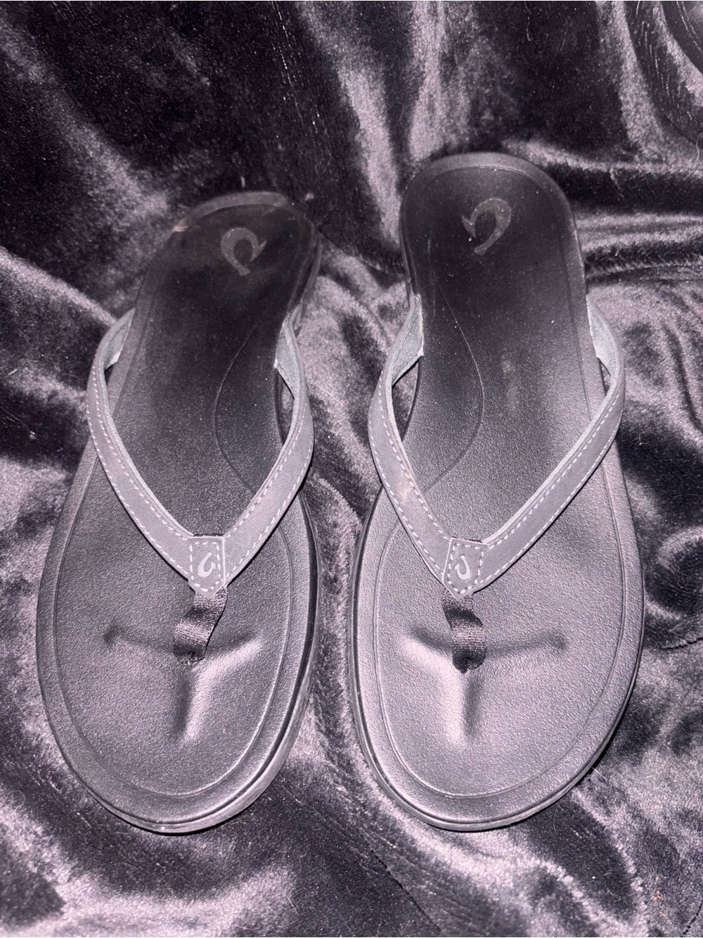 OluKai Hoopio Flip Flop Sandals Black Women’s Size 10 US Comfort Beach NWOT